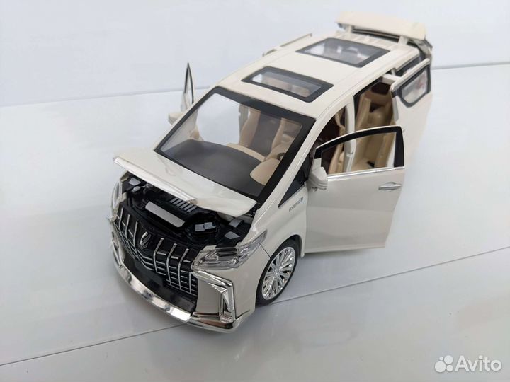 Металлическая моделькаToyota Alphard Hybrid