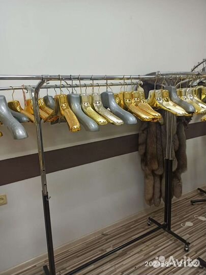 Вешалки для шуб с широким плечиками