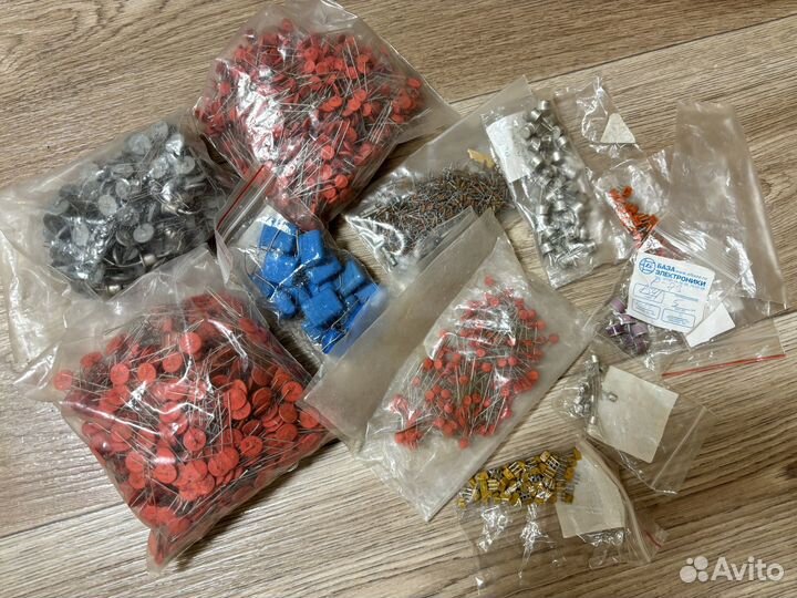 Конденсаторы / радиолом 3,5 кг