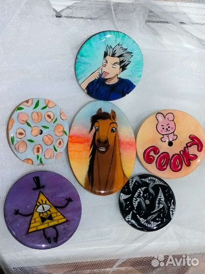 Магнитики и значки