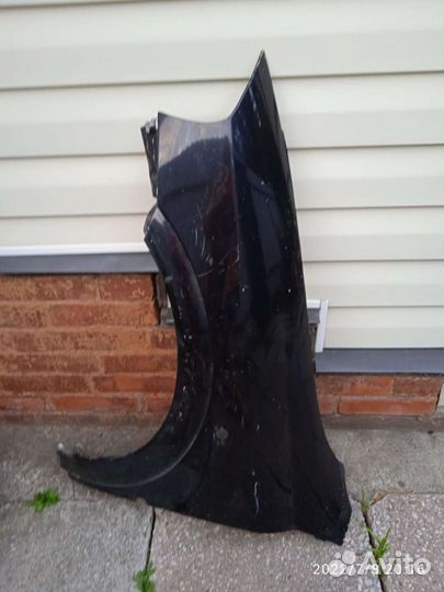 Крыло переднее левое