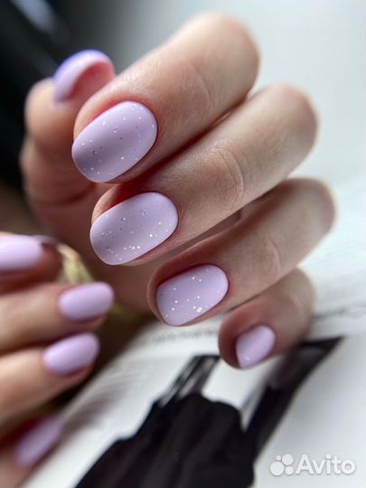 Модель на маникюр