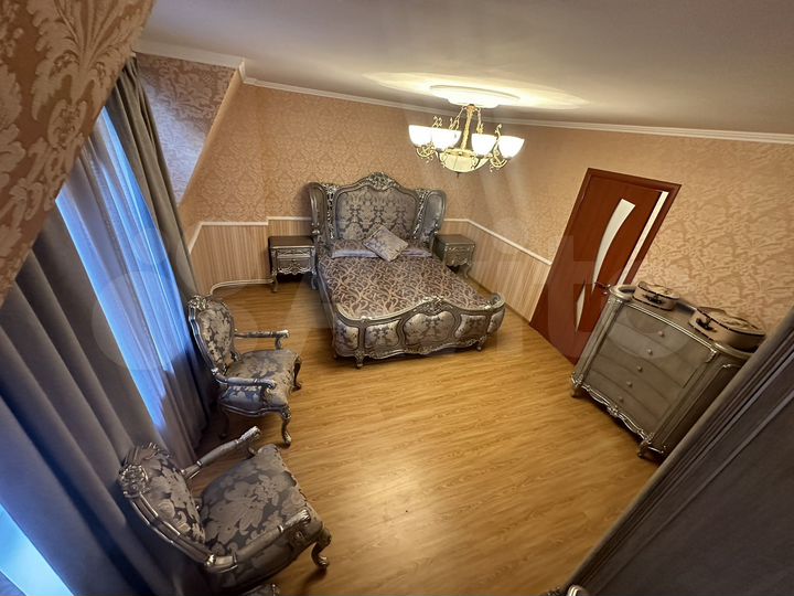 4-к. квартира, 100 м², 2/2 эт.