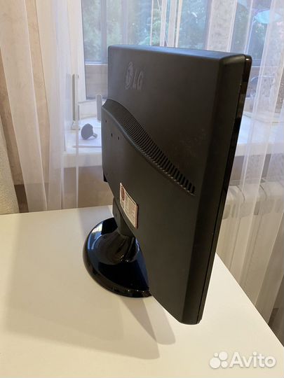 Монитор lg flatron W2043T