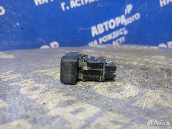 Кнопка обогрева заднего стекла Renault Logan 1