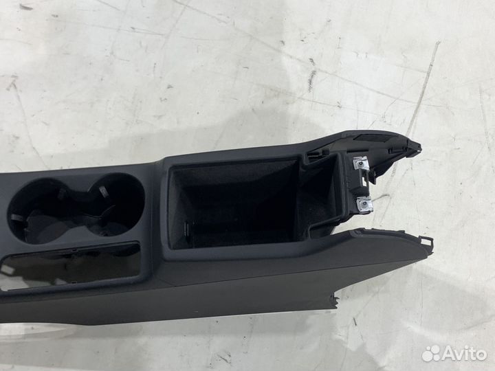 Центральная консоль Audi Q3 8U