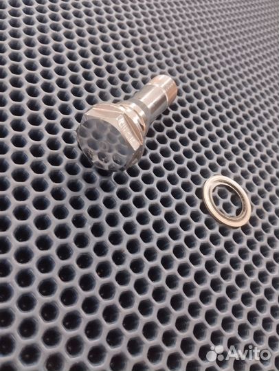 Honda CB600F hornet 2007-2012 болт масляного радиа