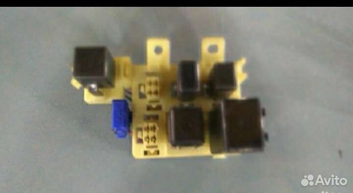 Блок предохранителей Мицубиси Паджеро 2