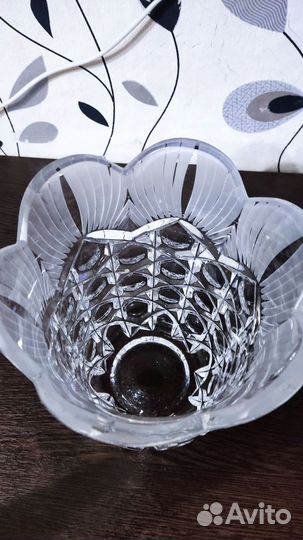 Хрустальная ваза