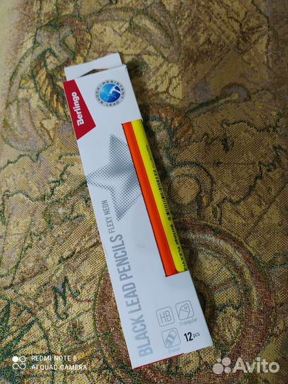 Простые чернографитные карандаши