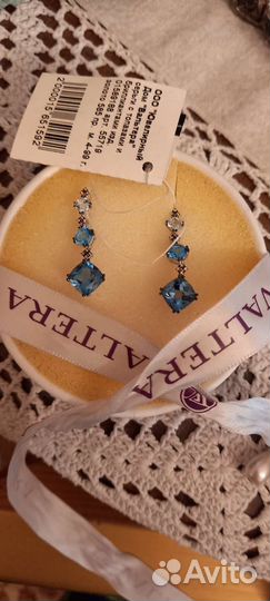 Золотые серьги с бриллиантами и топазами
