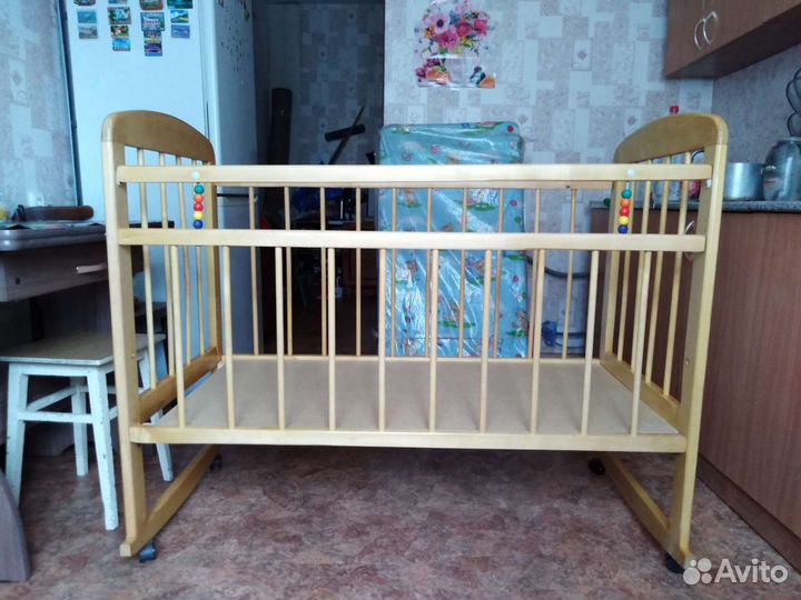 Детская кроватка