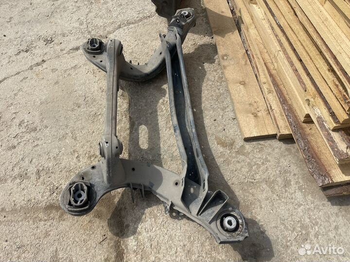 Подрамник задний mercedes w213