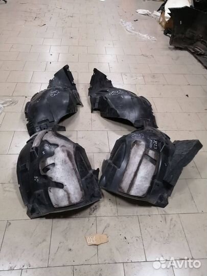 Подкрылок передний Mercedes gle c292