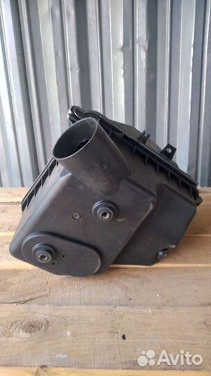 Корпус воздушного фильтра Toyota RAV-4