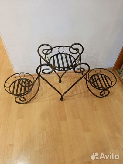 Подставка для цветов напольная металлическая