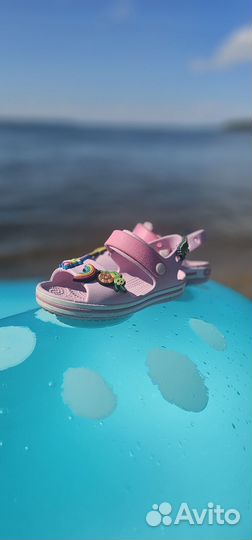 Сандалии для девочки crocs c 10