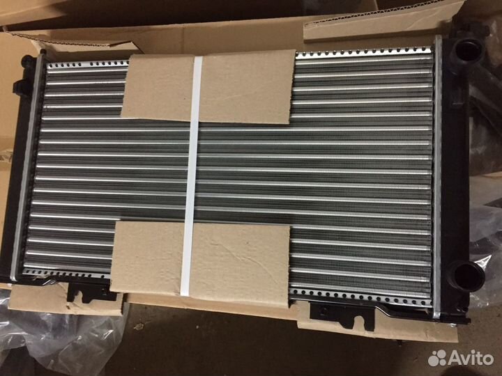 Радиатор охлаждения на Лада Гранта