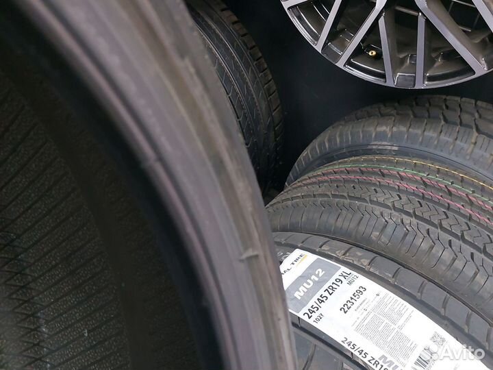 Goodride SA 37 245/40 R20 и 275/35 R20 102W