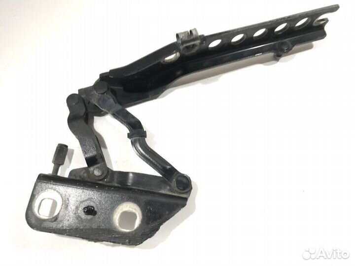 Петля капота левая Audi A8 D3