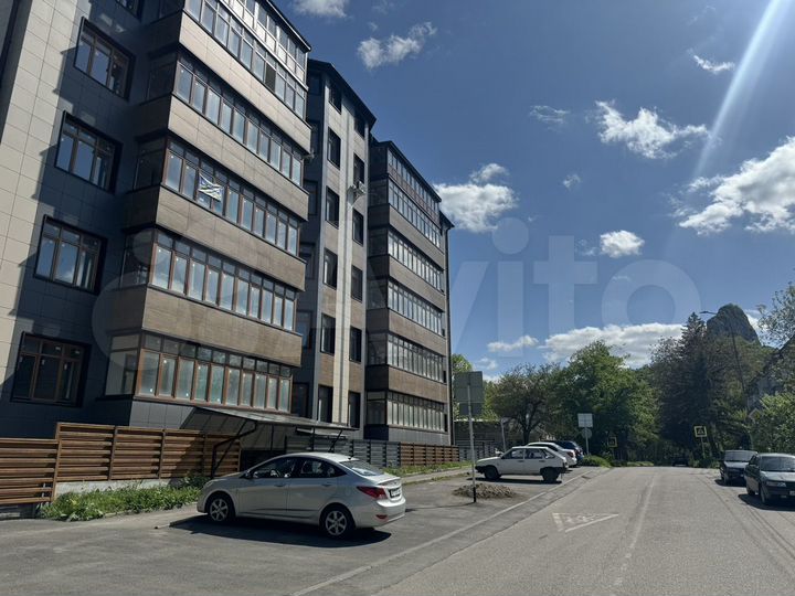 2-к. квартира, 80 м², 6/6 эт.