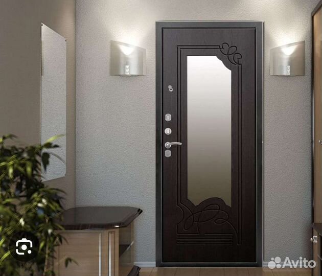 Дверь входная металлическая с зеркалом