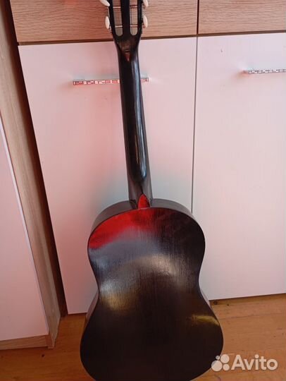 Акустическая гитара