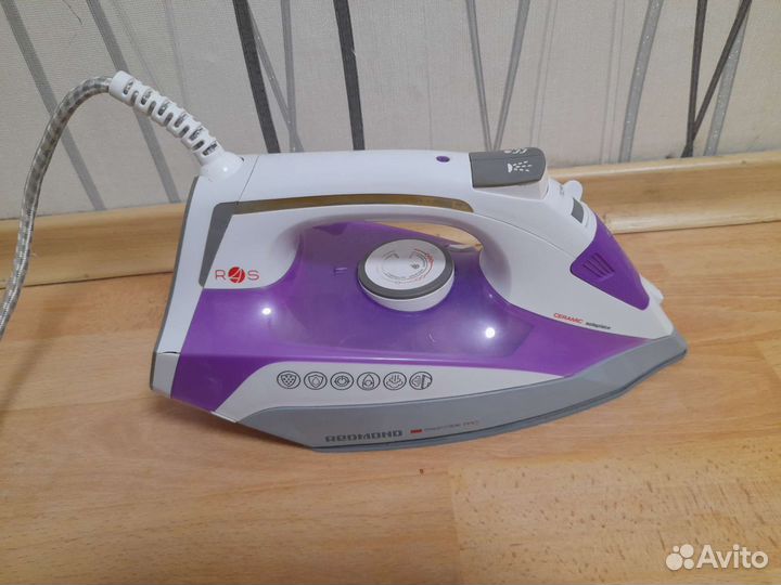 Утюг Redmond RI-C250S