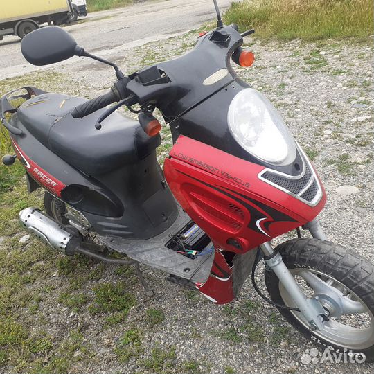 Продаю скутер 80 кубов