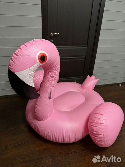 Надувной круг для плавания