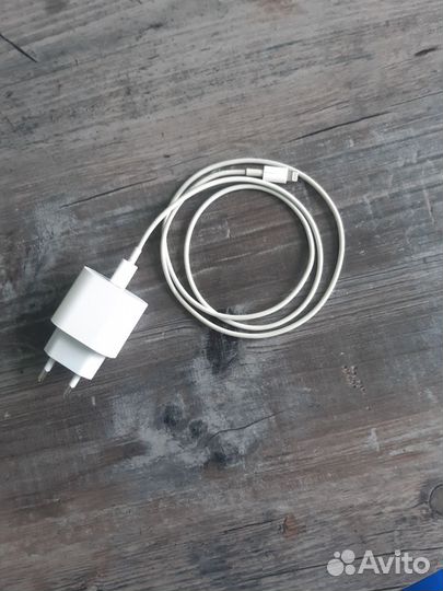 Кабель для зарядки iPhone