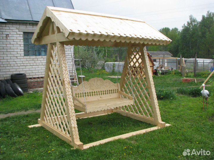 Садовые качели из дерева