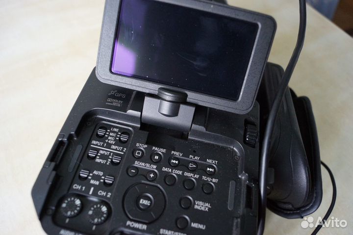 Видеокамера Sony NEX-FS100 Kit 18-200