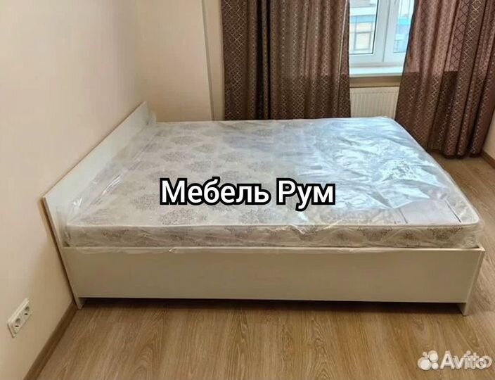 Кровать