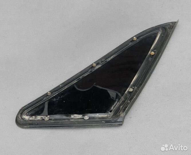 Стекло кузова левое неподвижное VW Passat B3