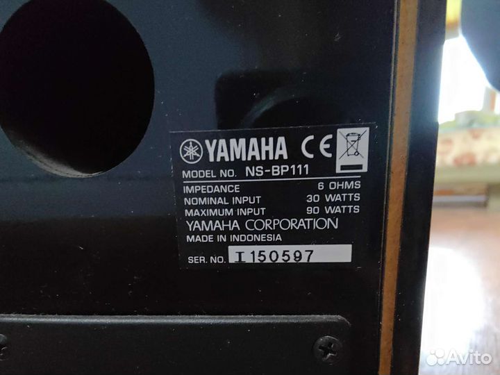 Полочная акустика Yamaha NS-BP111 piano black