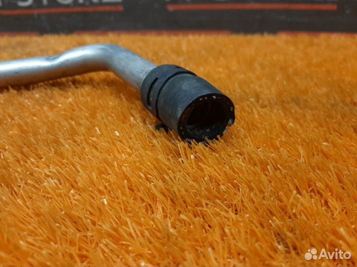 Патрубок системы охлаждения Volkswagen Touareg 7L