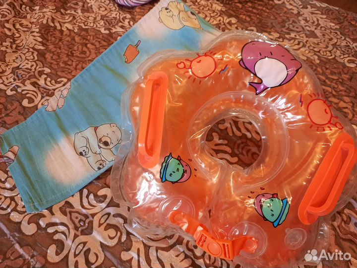 Круг на шею и горку для купания новорожденных