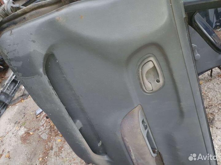 Стеклоподьемник передний на Сузуки wagon 1.3