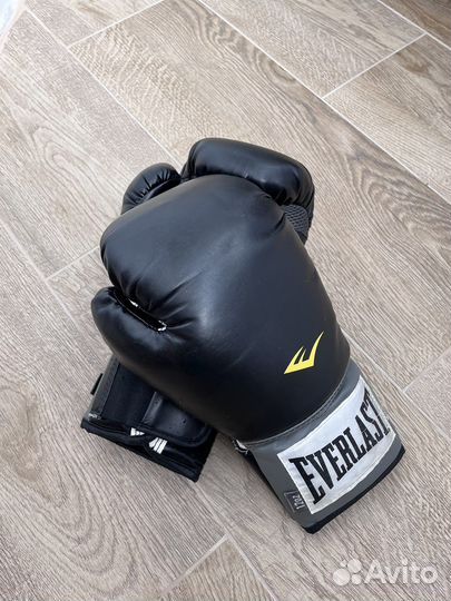 Боксерские перчатки 12 oz Everlast спаринговые