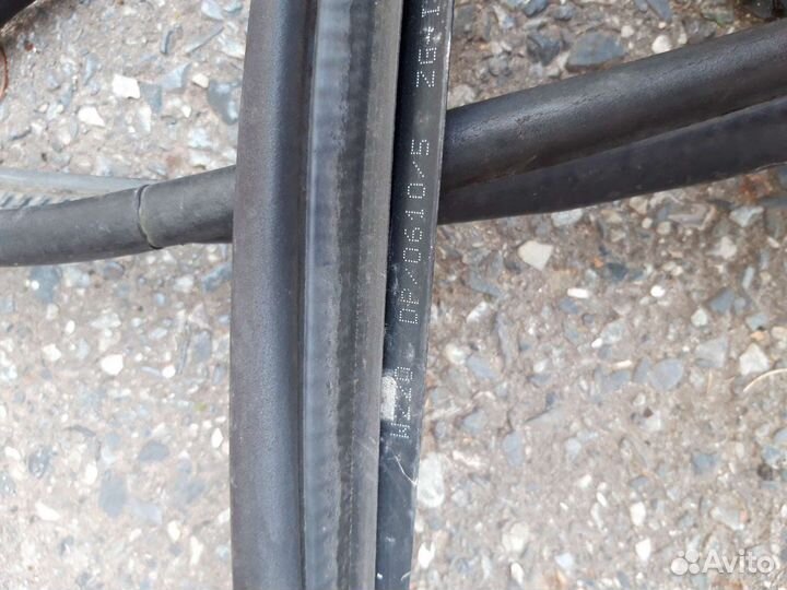 Уплотнитель багажника Mercedes W220