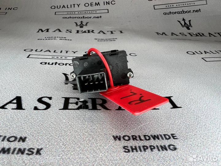 Кнопка стеклоподъемника двери задней левой 188259