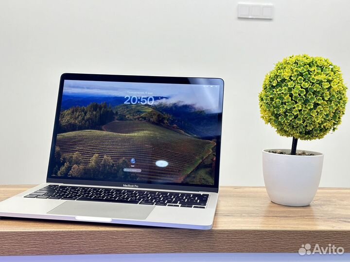 Macbook pro m1 256 8