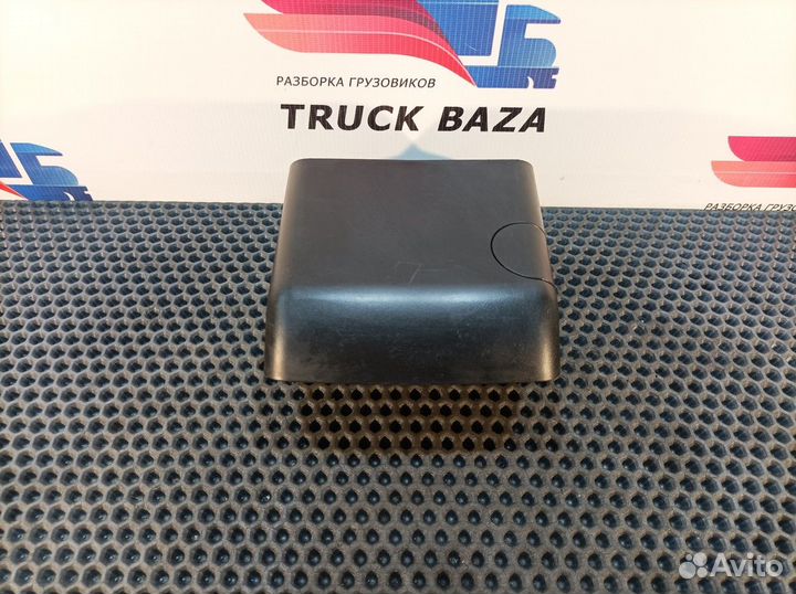 81461130114 Накладка рулевой колонки нижняя