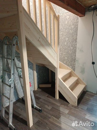 Деревянная лестница под ключ