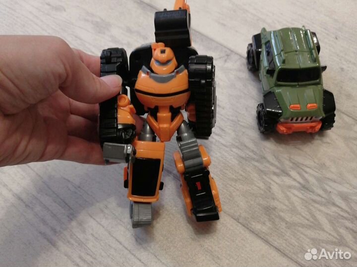 Трансформеры Tobot