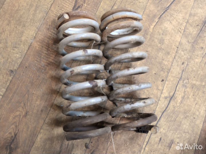 Пружины передние Chevrolet Niva
