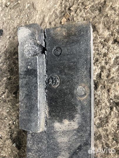 Наполнитель заднего бампера Nissan Tiida 1