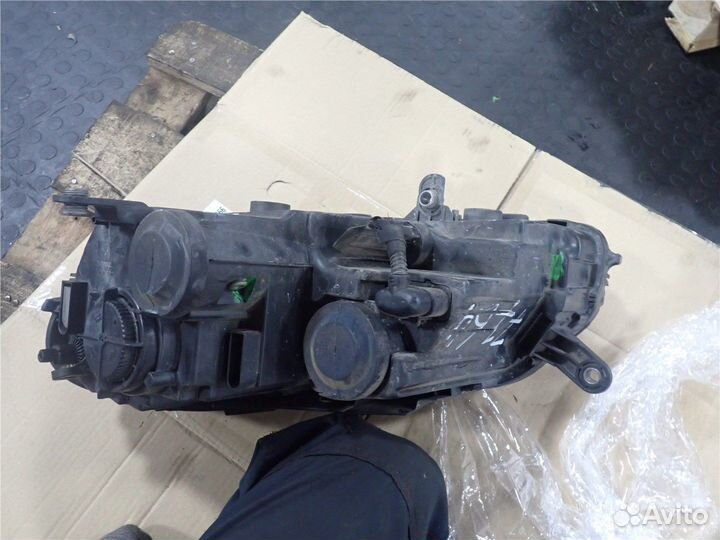 Фара (передняя) Volkswagen Passat 7, 2011