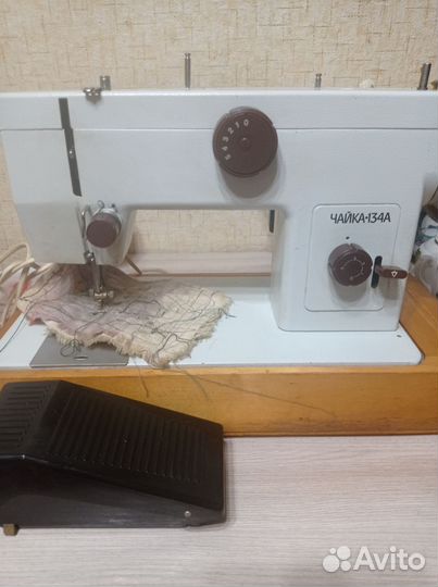Швейная машина Чайка 134А рабочая